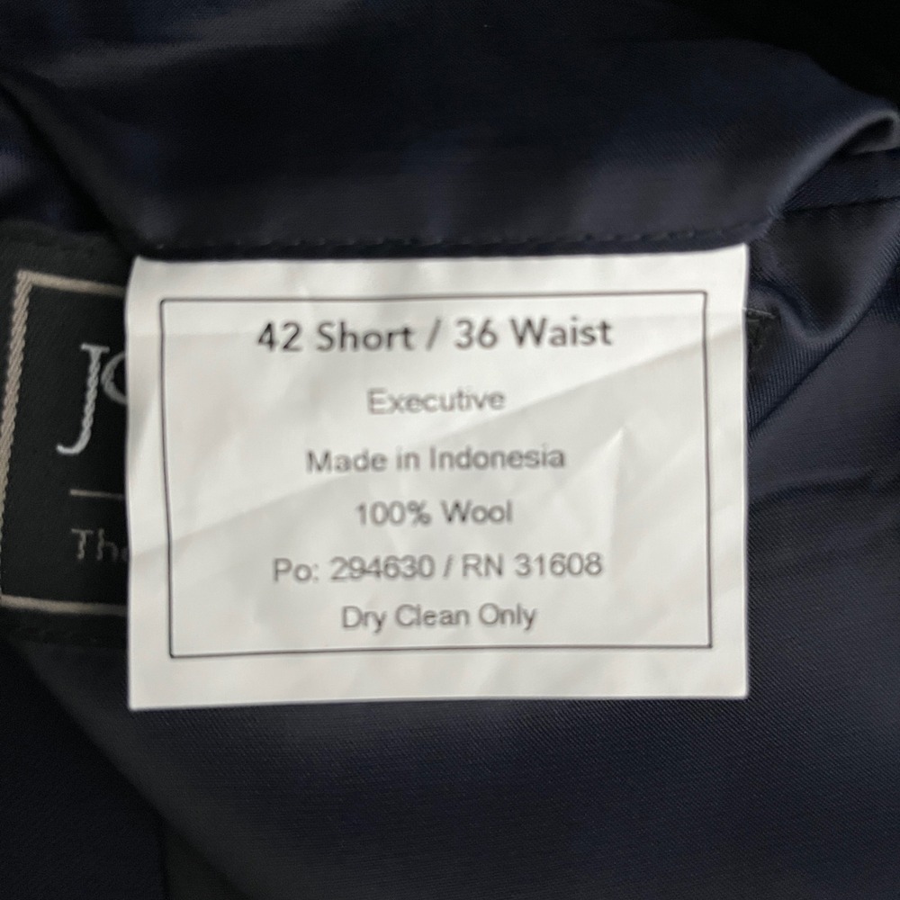Jos. A. Bank Suit Mens 42S 36W Navy Blue Solid Wool Executive Tailored Fit - Picture 5 of 7